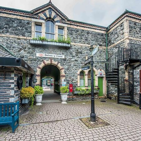 Alpine Apartments Snowdonia Betws-y-Coed Exterior photo